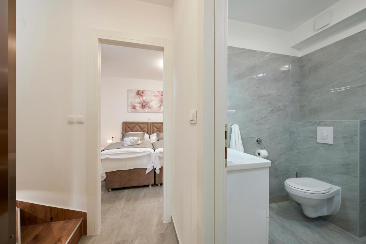 Apartment Gaby 3 Trogir Exteriör bild