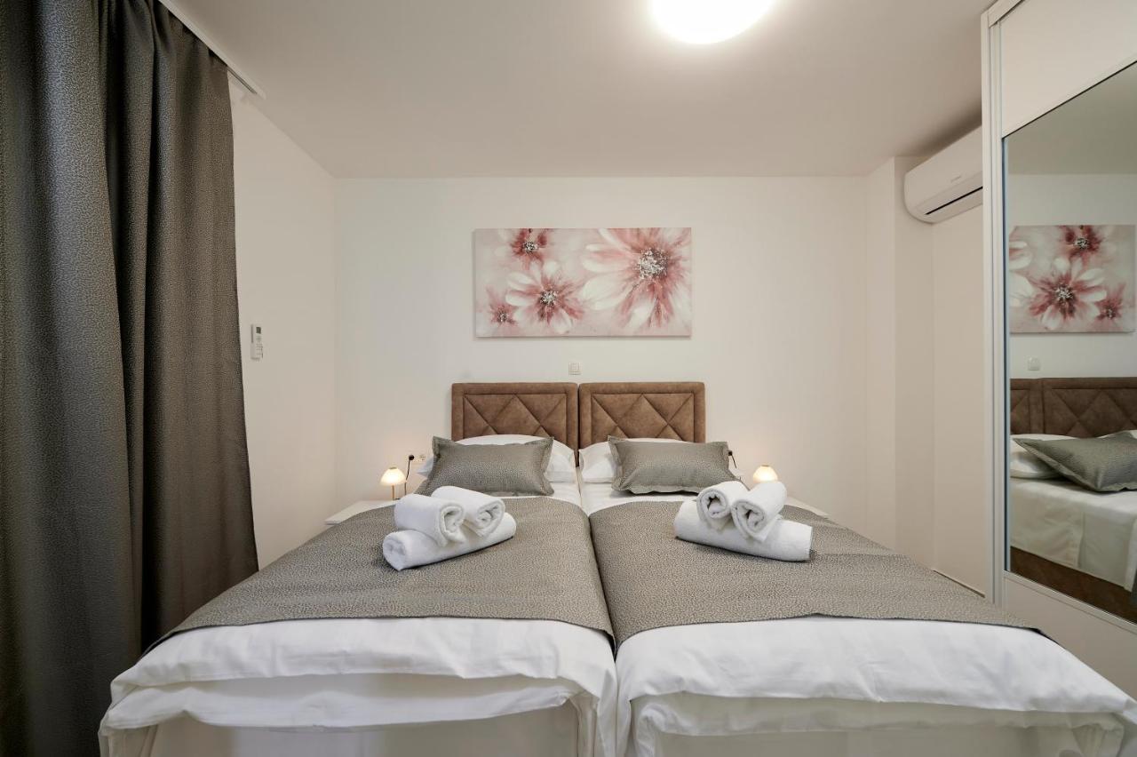 Apartment Gaby 3 Trogir Exteriör bild
